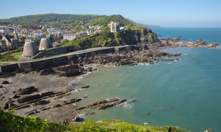 How Far is Ilfracombe From Bideford?
