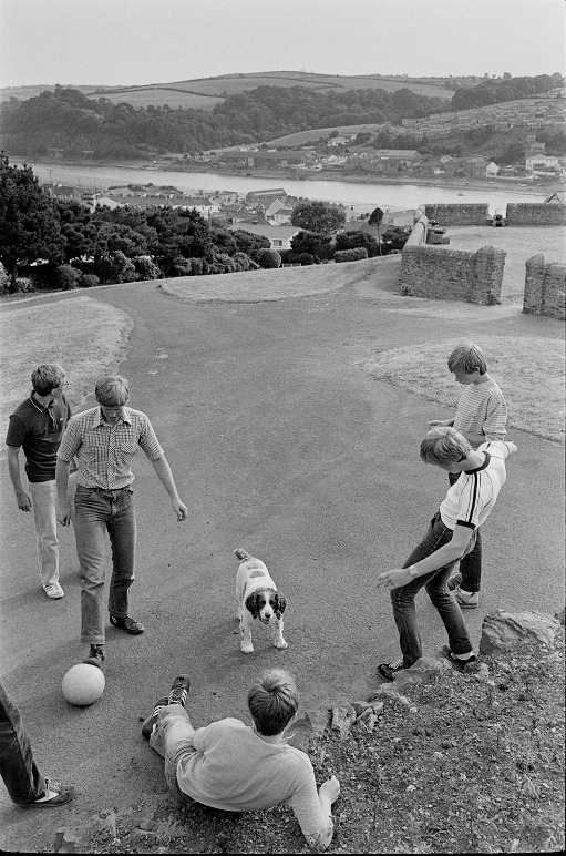 Family Activity in Chagleigh Fort by beafordarchive