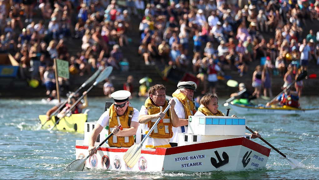 Bideford’s Water Festival & Cardboard Regatta