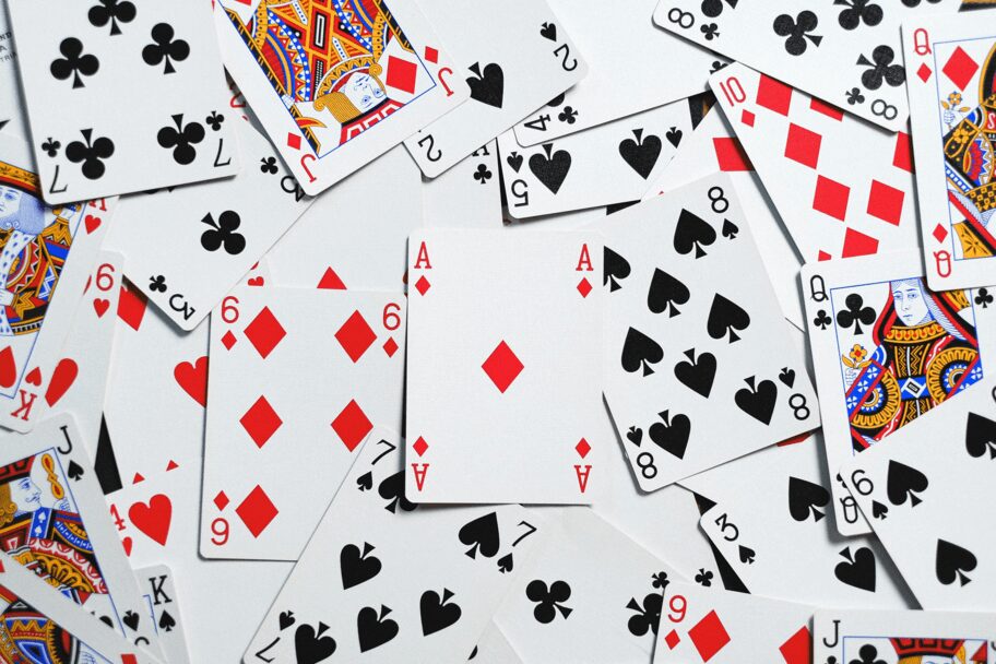 How Locals and Tourists in Bideford Can Entertain Themselves Safely With Online Casino Games